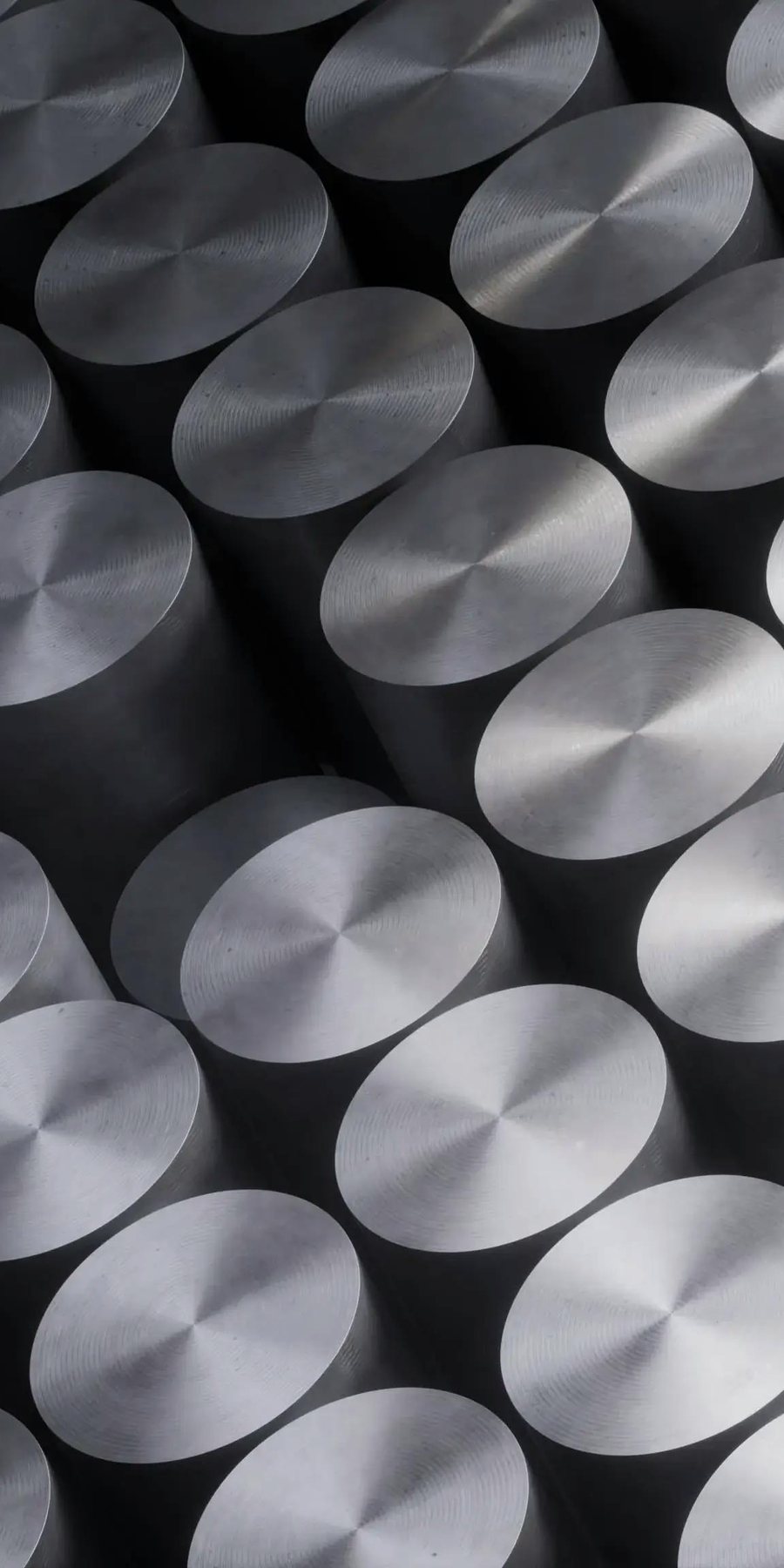 Polished uranium fuel pellets